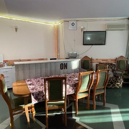 Citrus Guest House 耶烈万 外观 照片